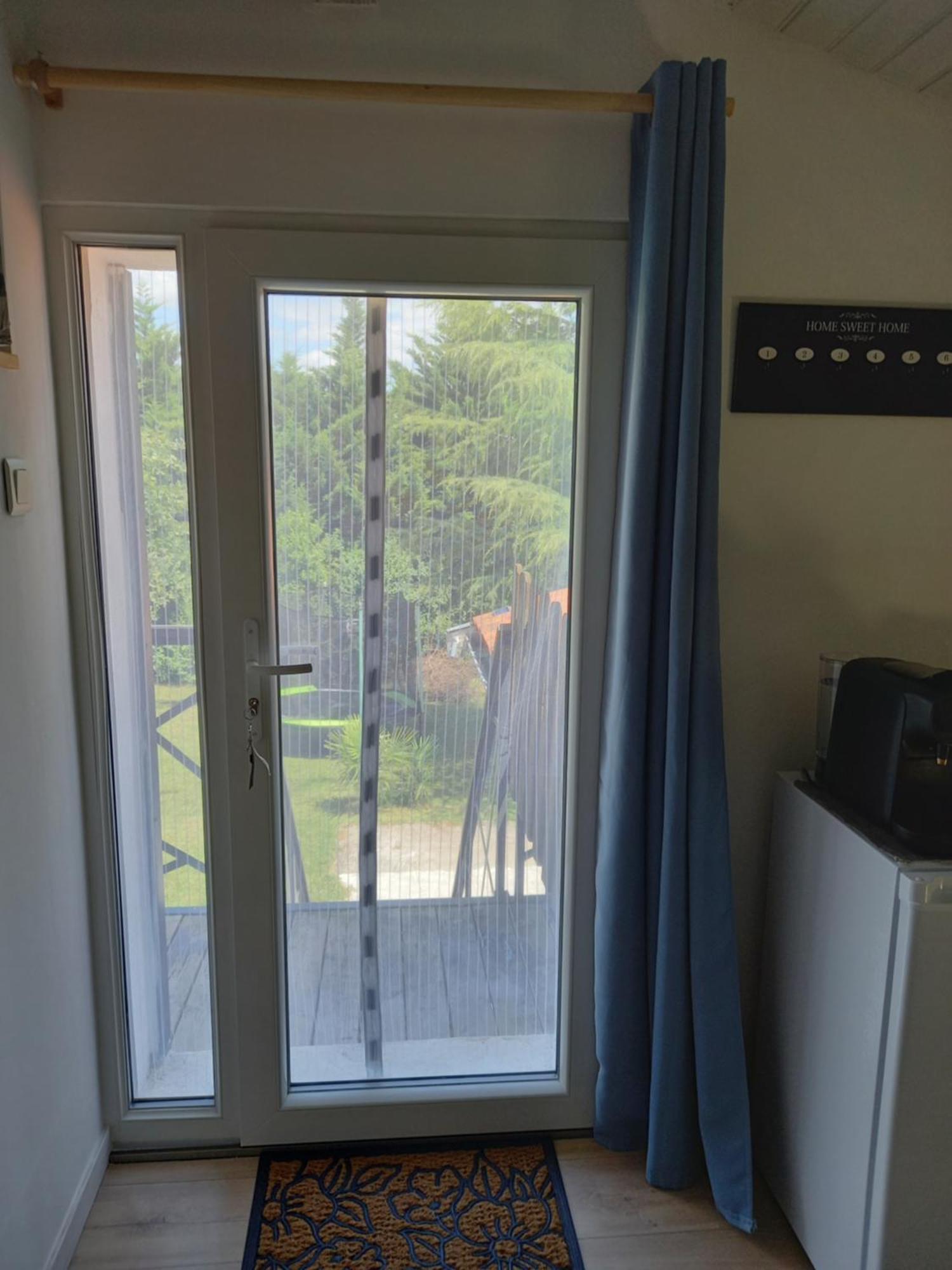 Ty'Chateau Carignan De Bordeaux B&B Bagian luar foto