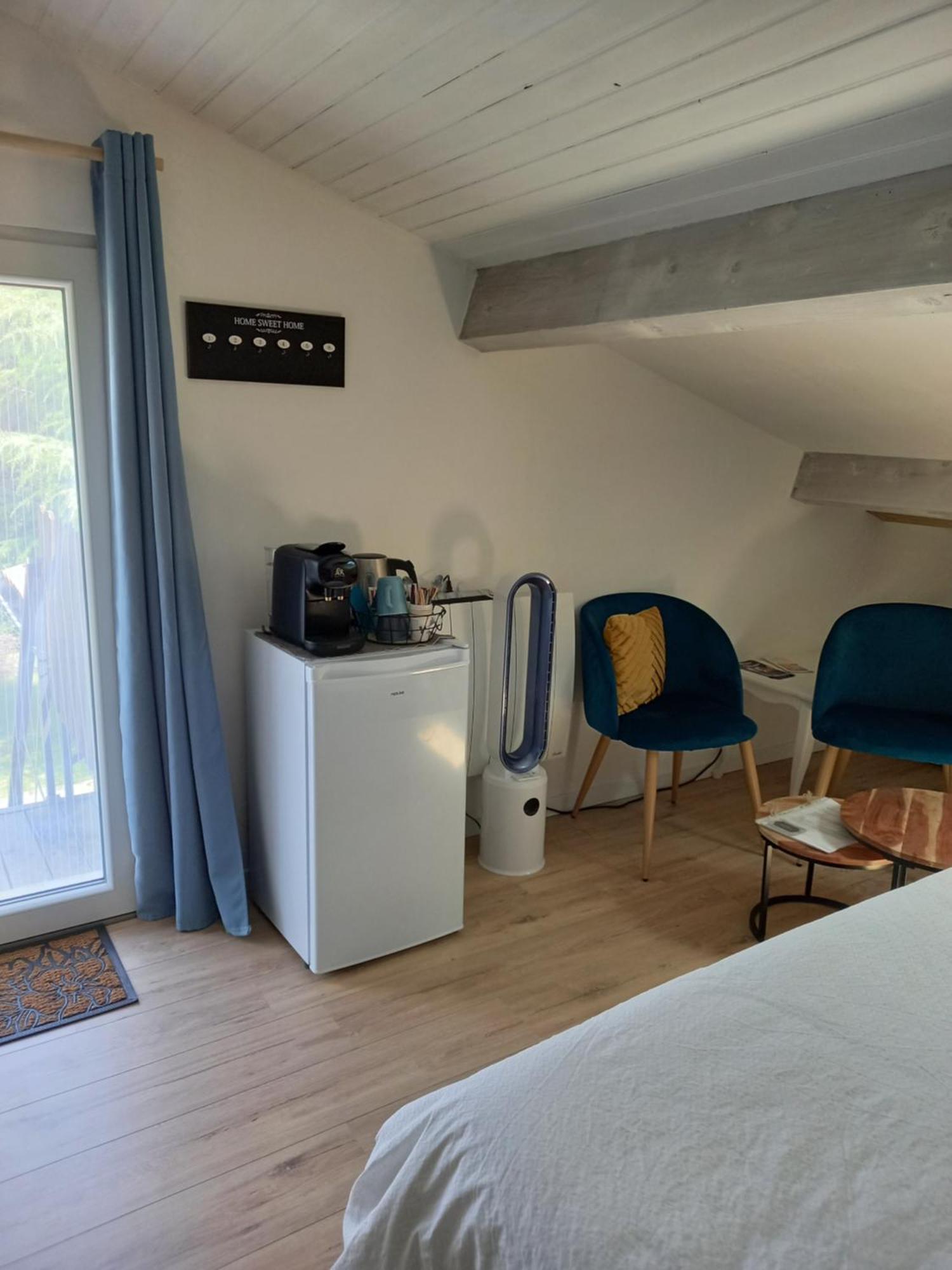 Ty'Chateau Carignan De Bordeaux B&B Bagian luar foto